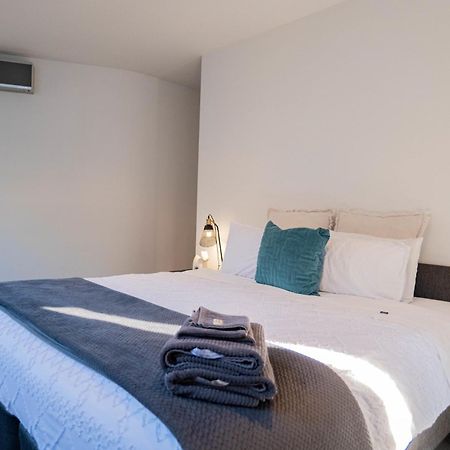 Large Executive 3 Bedroom Yarralumla Exterior photo